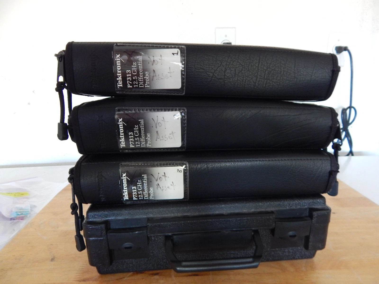 Tektronix Differential Probe Cases, set of 4 Tektronix Differential Probe Cases, set of 4